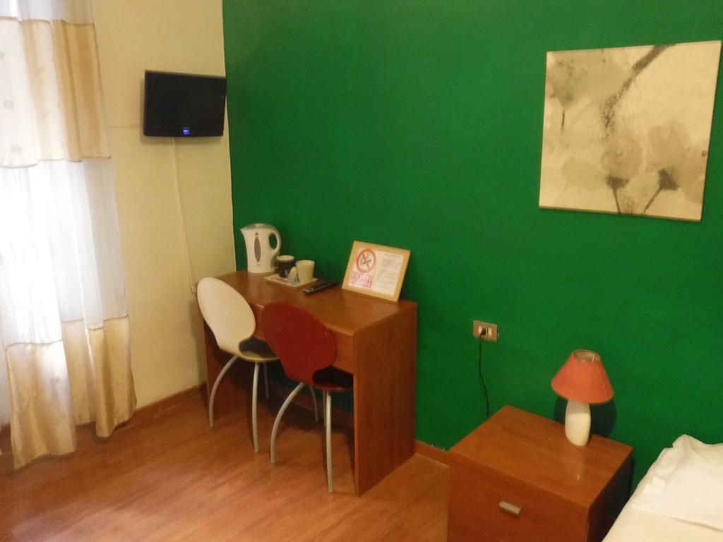 Ares Rooms Roma Quarto foto