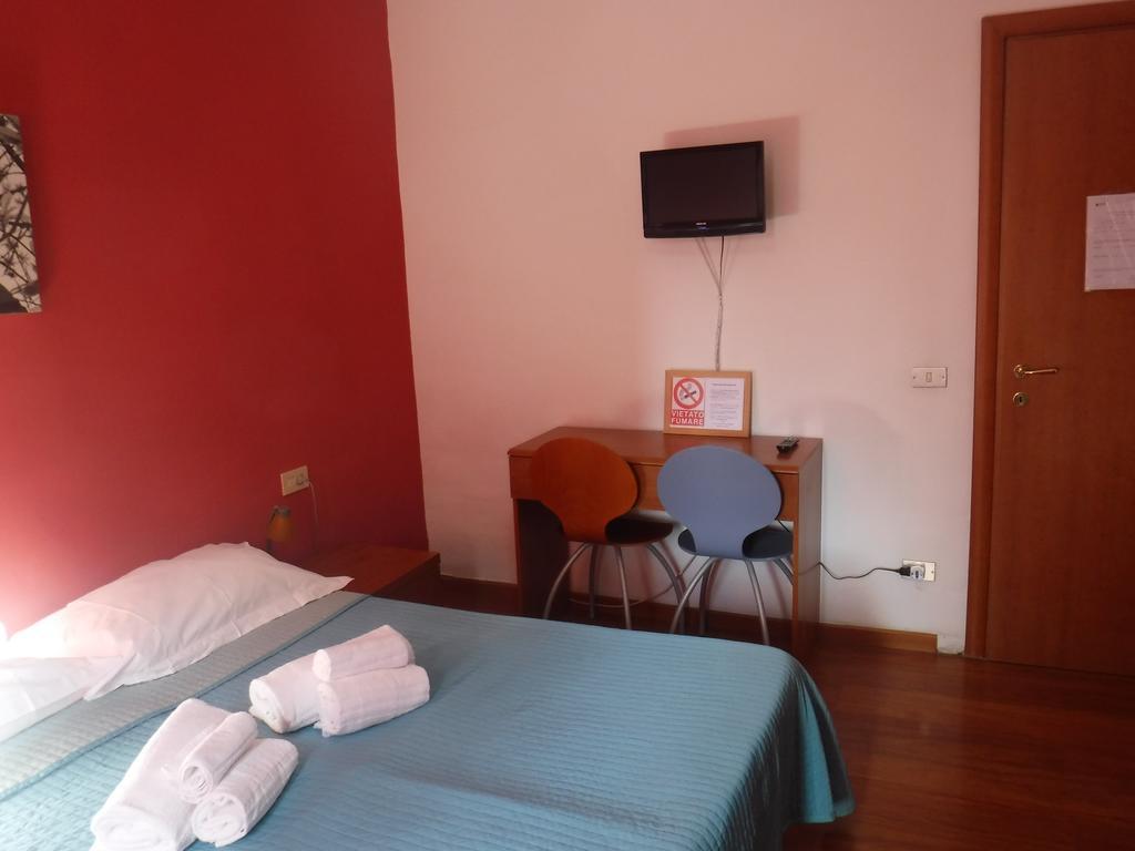 Ares Rooms Roma Quarto foto