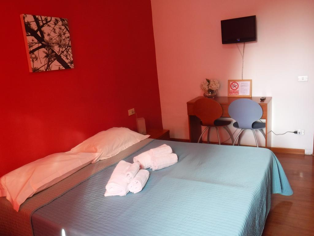 Ares Rooms Roma Quarto foto