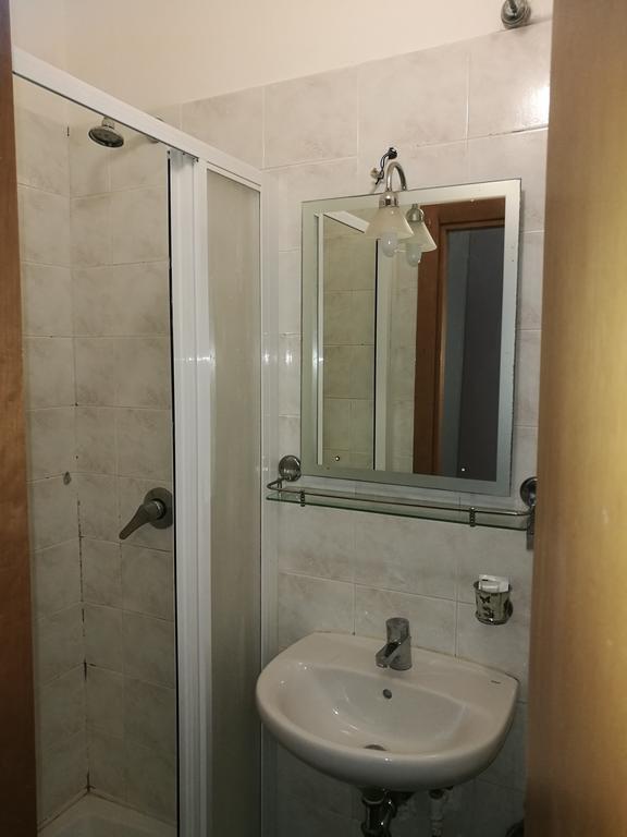 Ares Rooms Roma Quarto foto