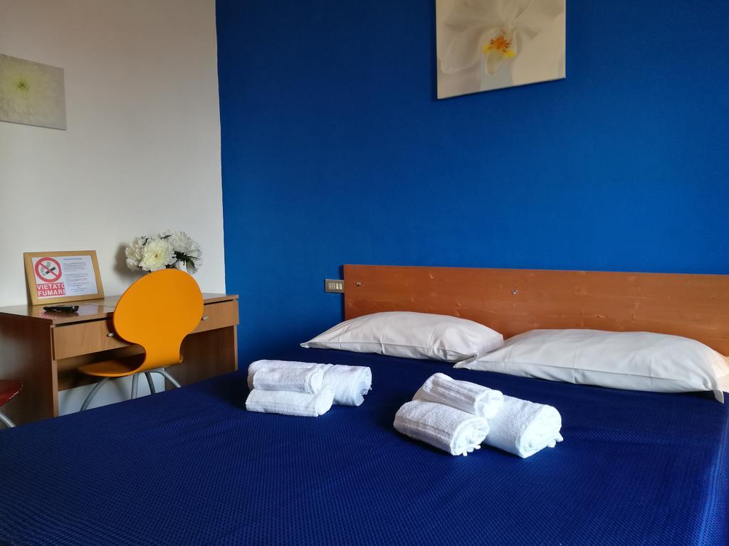 Ares Rooms Roma Quarto foto